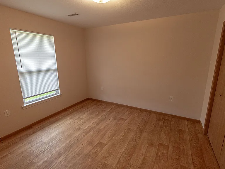 1540 Florence Dr — Photo 9