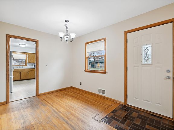 5th image of 13154 Pierce St NE
