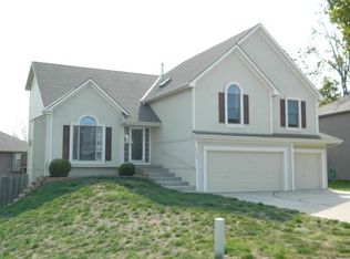8783 N Hull Dr, Kansas City, MO 64154