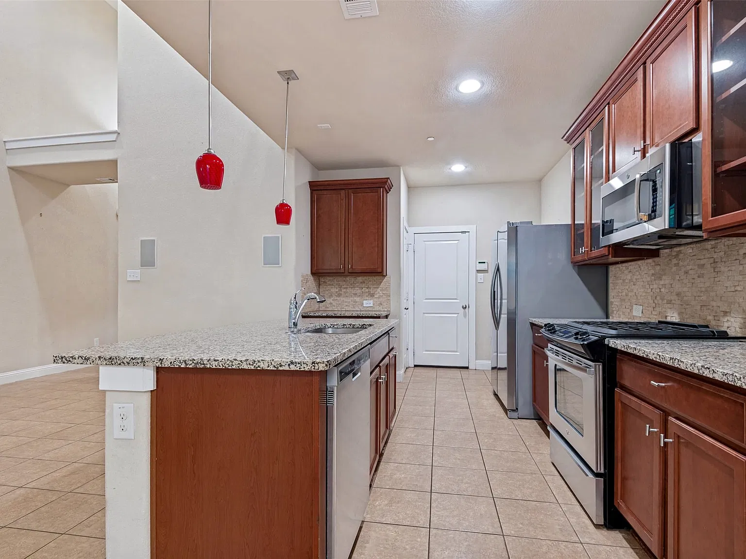 2 bed, 2.5 bath, 1468 sqft, $2,600 — Photo 4