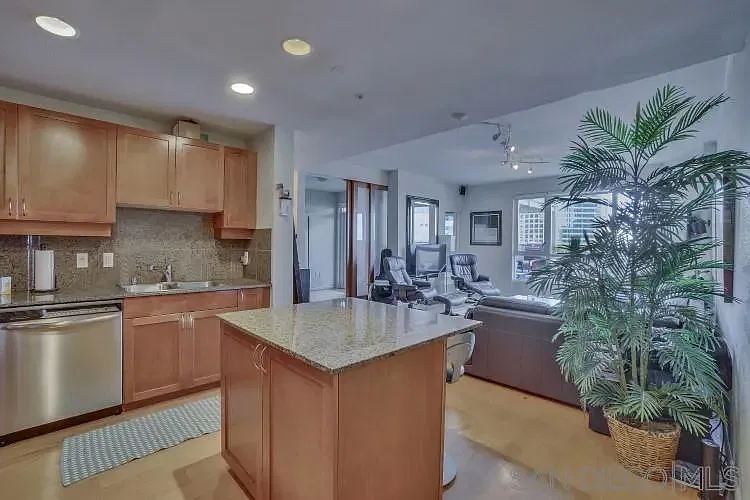1240 India St — Photo 3