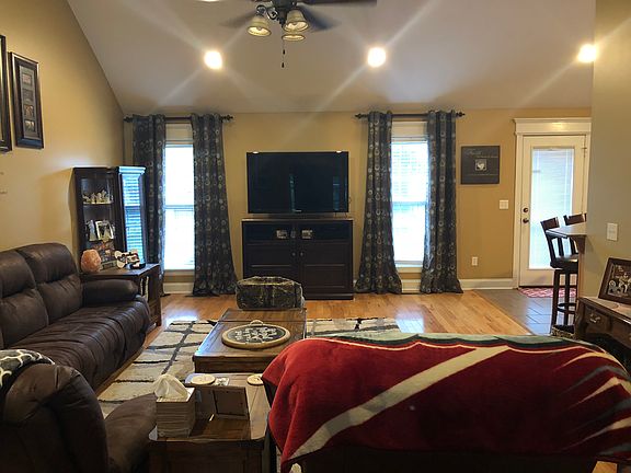 4th image of 95 Orchard Ln