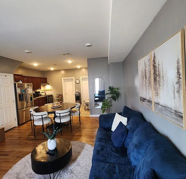 245 W Grand St #1RST — Photo 16