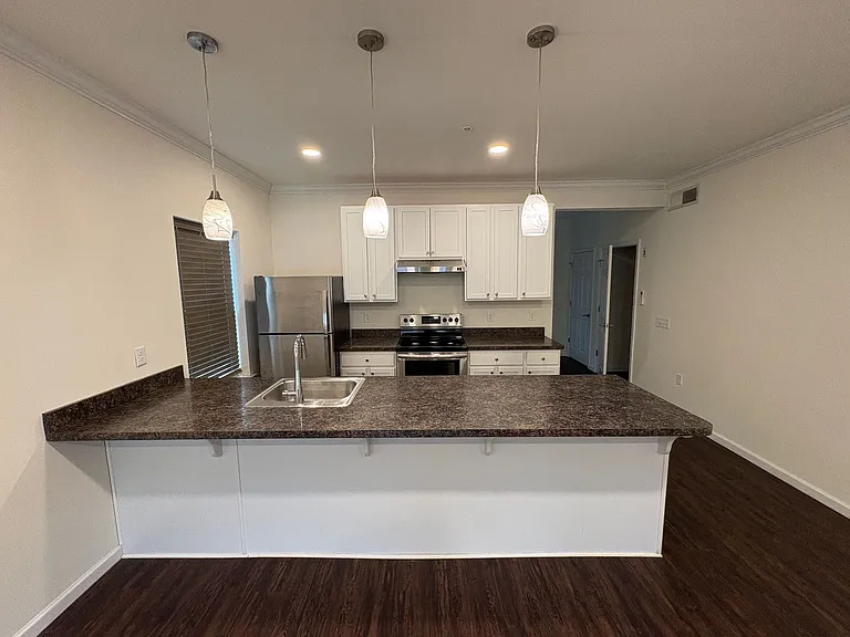 East Breeze — Photo 17