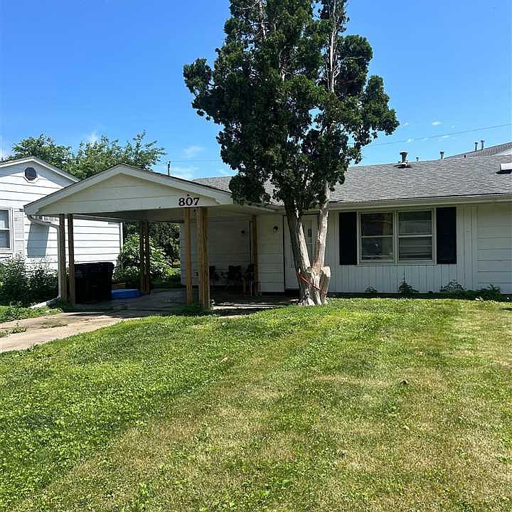 2nd image of 805/807 20th Ave