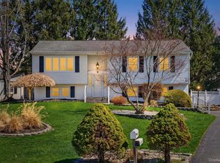 8 Puritan Lane, Washingtonville, NY
