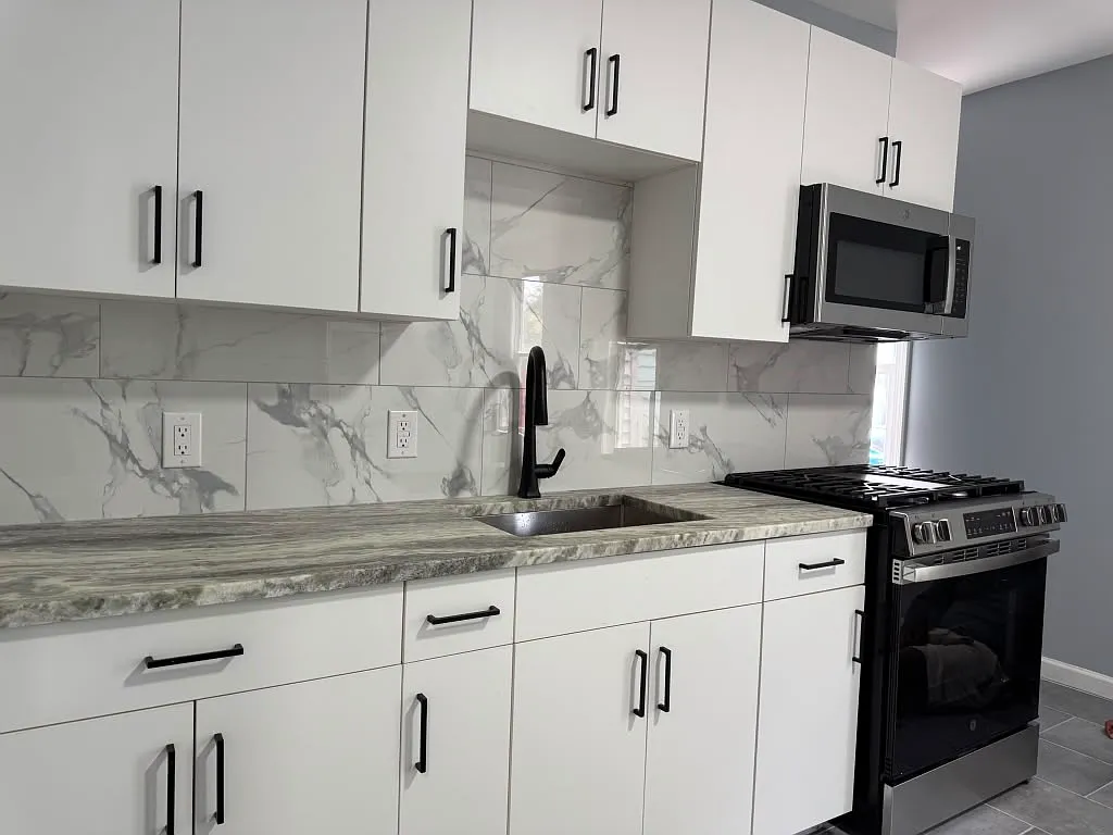 752-Park Street - 3 — Photo 2