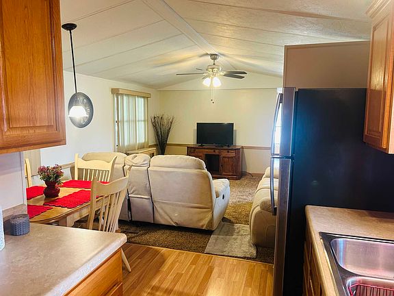 2nd image of 154 Jasmine Dr #154