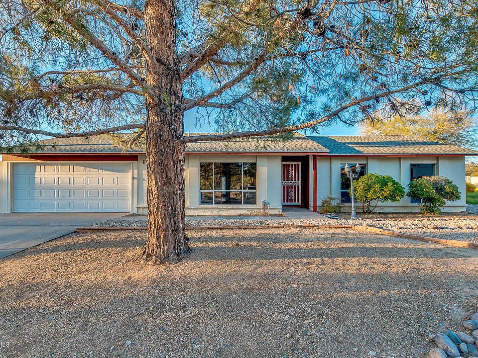 1st image of 1130 E VILLAGE CIRCLE Drive