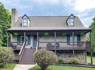 2018 Eagle Point Rd, Huddleston, VA 24104