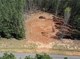 3 Commonwealth Dr, Martin, GA 30557