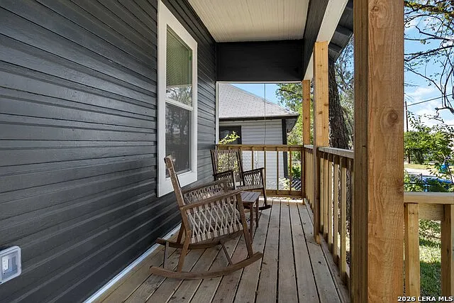2 bed, 1.0 bath, 672 sqft, $1,550 — Photo 4
