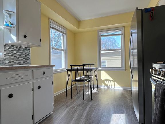 5th image of 916 Muriel St SW