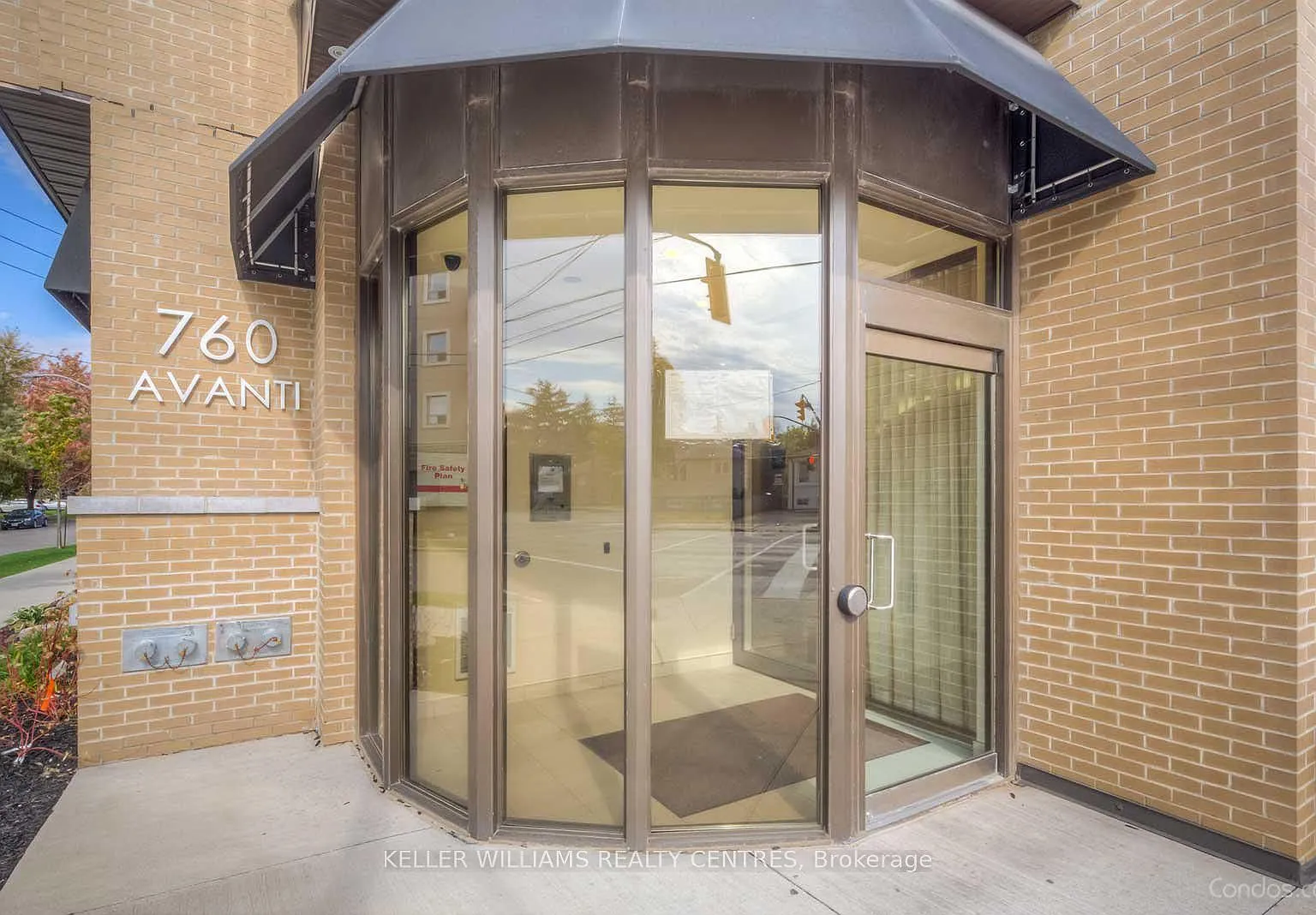 760 Sheppard Ave W — Photo 2
