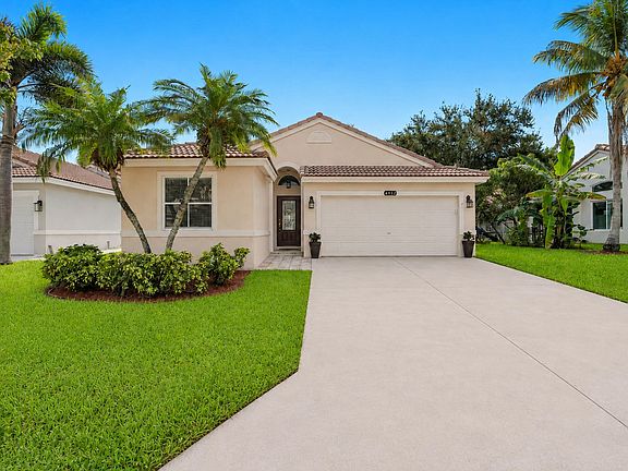 4th image of 4912 NW 55TH Boulevard