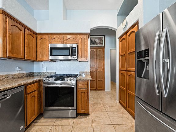 5th image of 10572 E 37th Pl