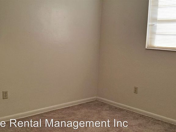 4th image of 32 Hemlock Dr NW