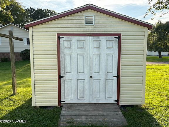5th image of 103 Walnut St