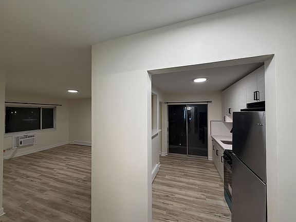 5th image of 523 Wimbleton Dr #2A