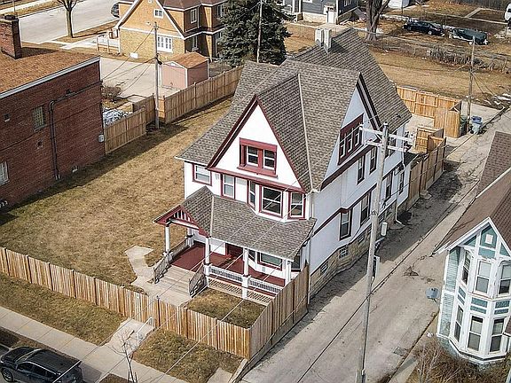 2nd image of 124 W North Ave #126