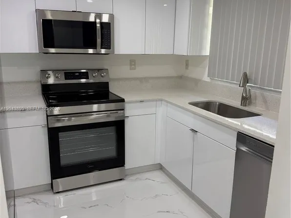 11123 NW 7th St APT 103-4, Miami, FL 33172
