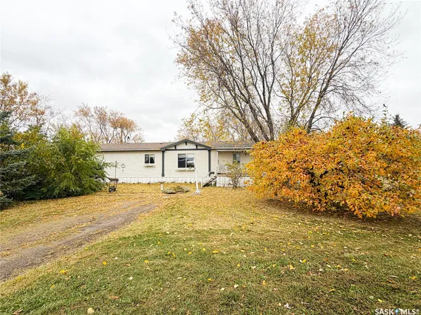 501 7th Avenue E, Meadow Lake, SK S9X 1X9