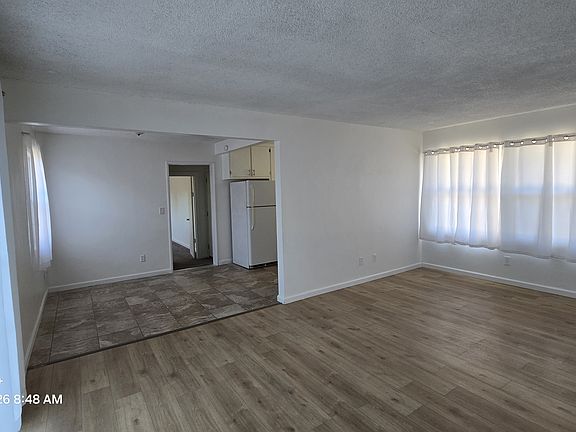 4th image of 144 E Avenue Q