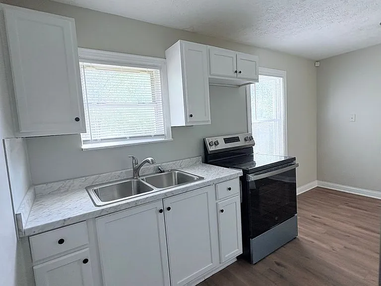 2552 Renwood Pl — Photo 15