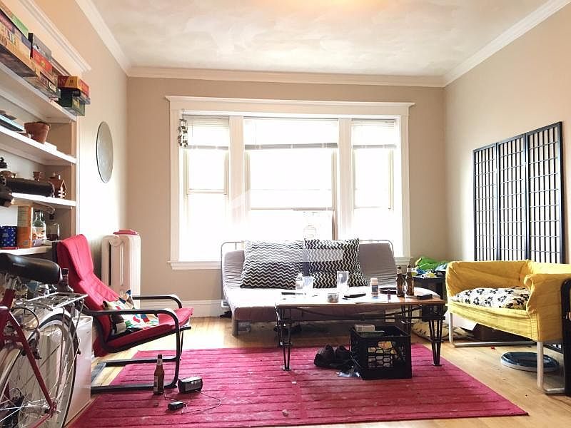 2nd image of 4 Gardner St #Lm10