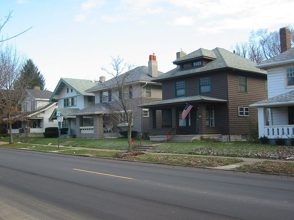 3 Louis Lott designed cottages