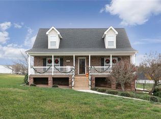 7050 Ocoee Dr, Walkertown, NC 27051