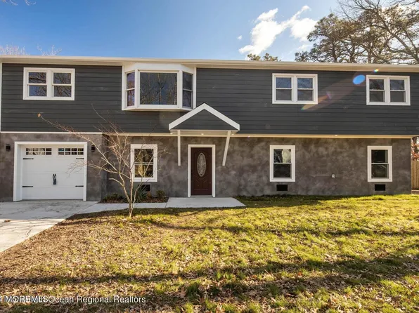 5 Castro Grove Drive, Toms River, NJ 08753