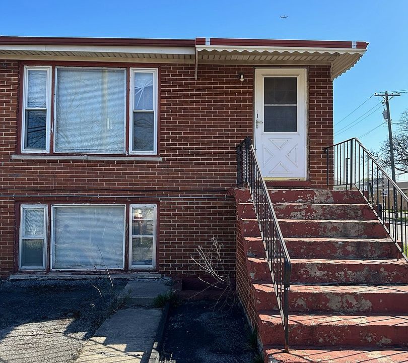 2nd image of 7558 W 63rd Pl