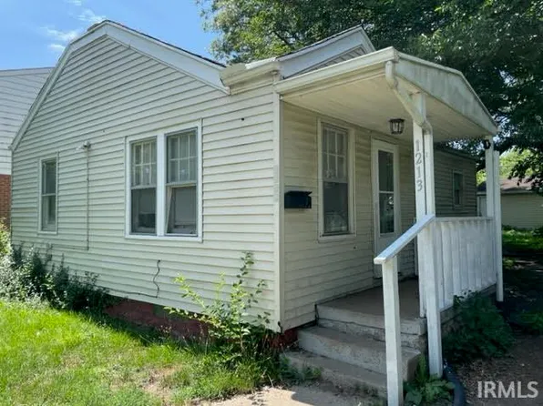 1213 Fremont St, South Bend, IN 46628