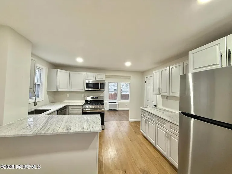 30 Maple Ave — Photo 11
