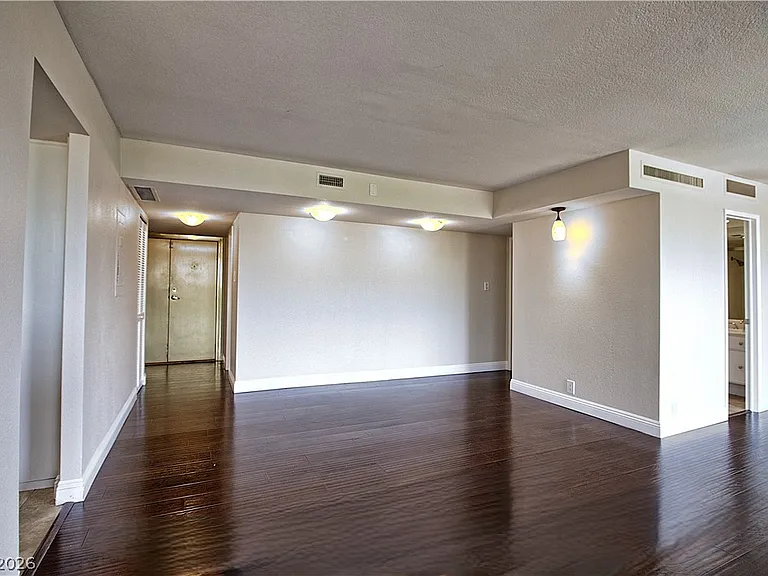 3111 Bel Air Dr #8E — Photo 13