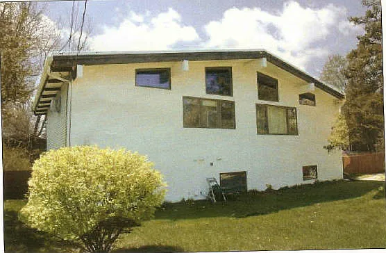 14 Roosevelt Ave — Photo 1