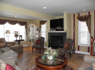 17 N Melbourne Ave, Ventnor, NJ 08406