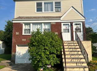 45 Radcliffe Rd, Island Park, NY 11558
