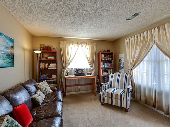 2nd image of 33 San Gabriel Ct