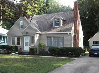 140 Orchard Ln, Benton Harbor, MI 49022