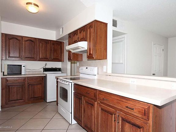 3rd image of 1628 W Crescent Ave