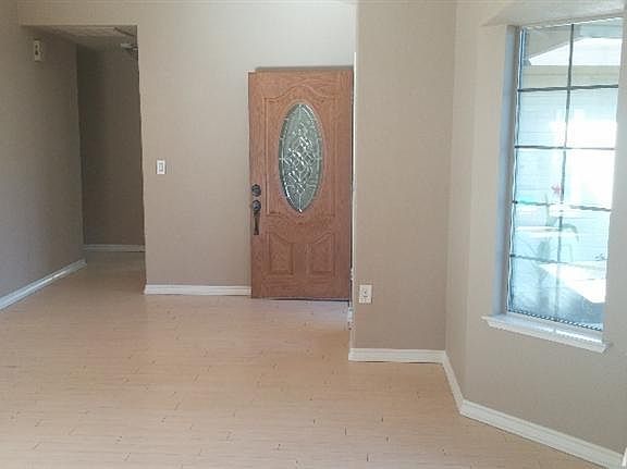5th image of 1445 Hickory St