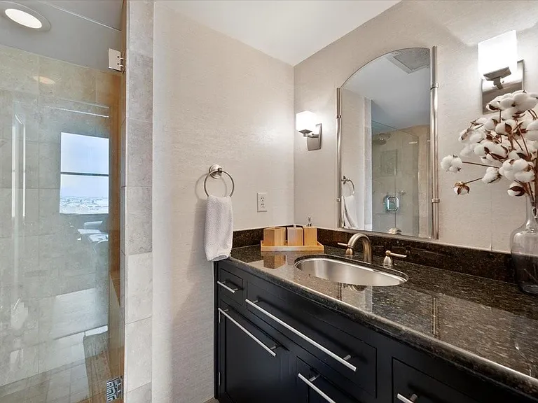 915 Franklin St #9G — Photo 11