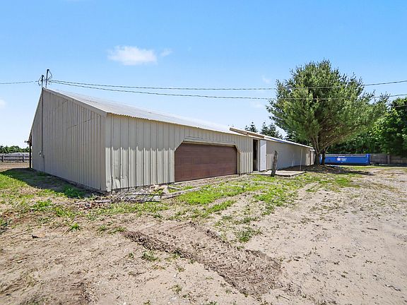 3rd image of 1904 N 48th Ave