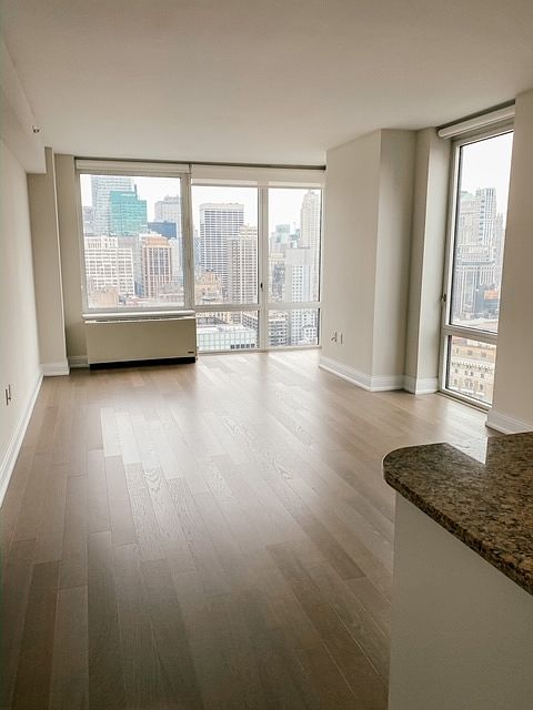 1st image of 125 W 31st St APT 17D