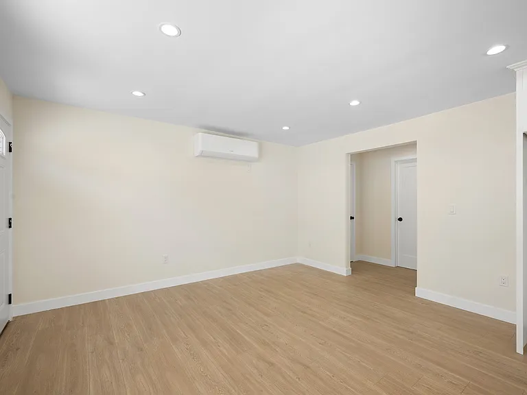 1007 W Angeleno Ave #103 — Photo 5