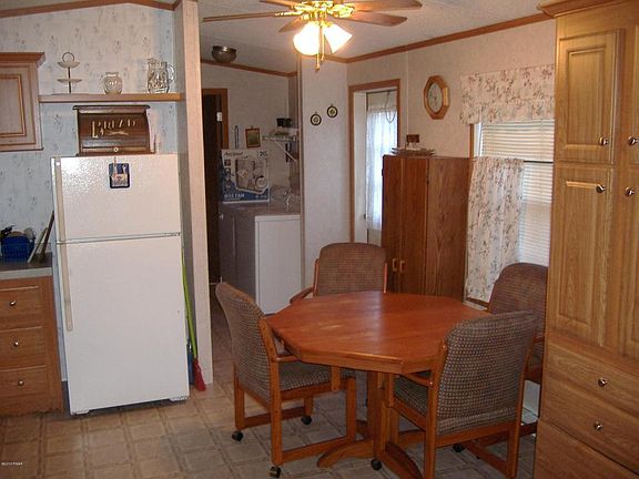 Kitchen & Dining 