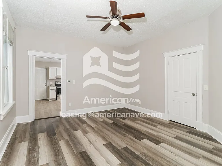 203833_009_wm_-_main_bedroom_13260163.jpg