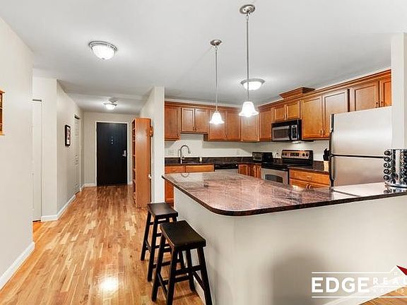 5th image of 20 Daniels St #115